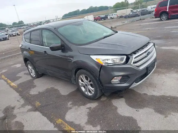 1FMCU0GD9HUC54008 2017 FORD ESCAPE - Image 1