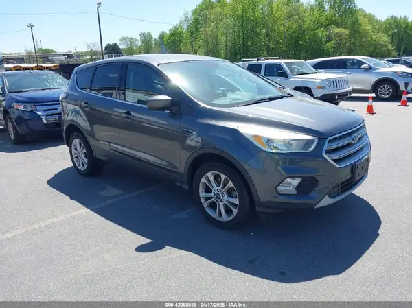 1FMCU0GD9HUD03479 2017 FORD ESCAPE - Image 1