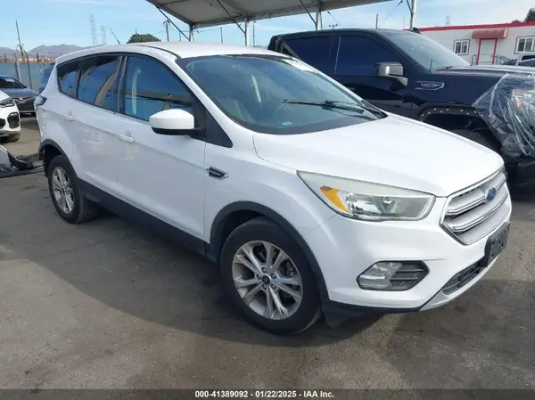 1FMCU0GD9HUD20265 2017 FORD ESCAPE - Image 1