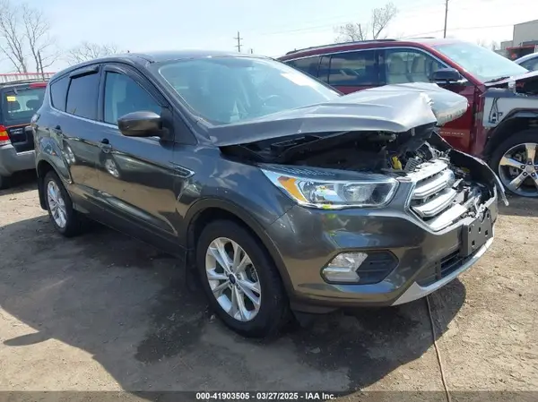 1FMCU0GD9HUD28110 2017 FORD ESCAPE - Image 1