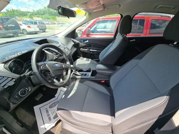 1FMCU0GD9HUD67764 2017 FORD ESCAPE - Image 2