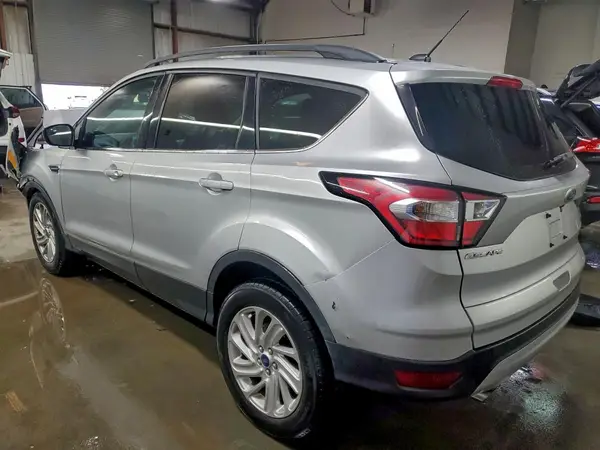 1FMCU0GD9JUA02460 2018 FORD ESCAPE - Image 2