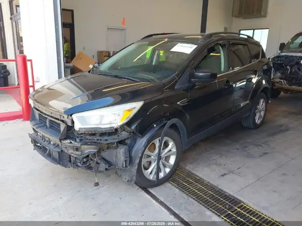 1FMCU0GD9JUA35426 2018 FORD ESCAPE - Image 2