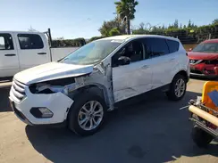 1FMCU0GD9JUA35555 2018 FORD ESCAPE