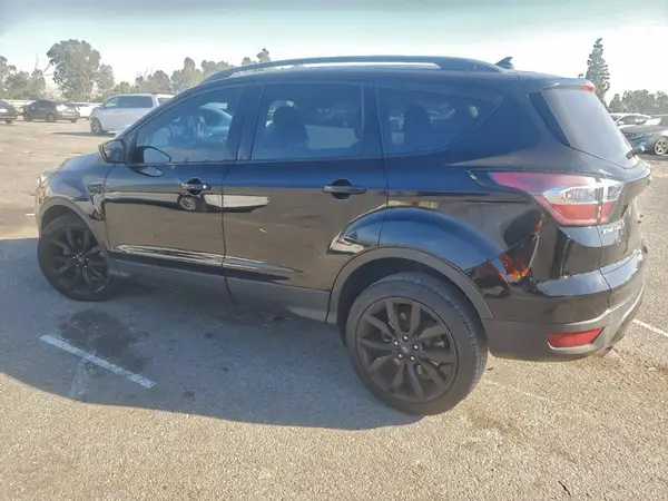 1FMCU0GD9JUA37239 2018 FORD ESCAPE - Image 2