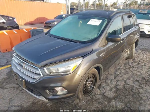 1FMCU0GD9JUA43087 2018 FORD ESCAPE - Image 2