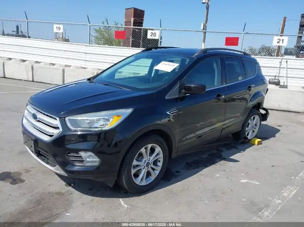 1FMCU0GD9JUA73626 2018 FORD ESCAPE - Image 2