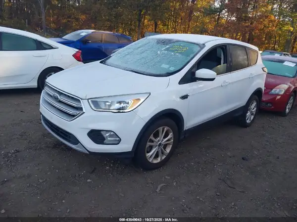 1FMCU0GD9JUA75201 2018 FORD ESCAPE - Image 2
