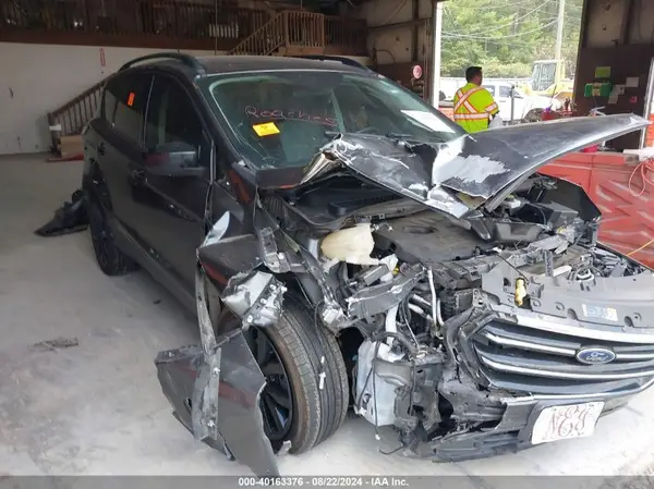 1FMCU0GD9JUA78826 2018 FORD ESCAPE - Image 1