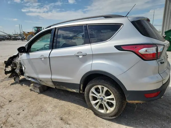 1FMCU0GD9JUA87137 2018 FORD ESCAPE - Image 2