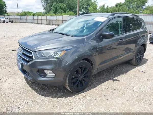 1FMCU0GD9JUA95643 2018 FORD ESCAPE - Image 2