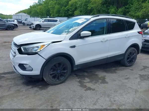 1FMCU0GD9JUB35686 2018 FORD ESCAPE - Image 2