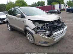 1FMCU0GD9JUB57588 2018 FORD ESCAPE