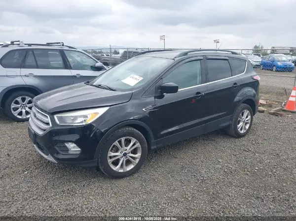 1FMCU0GD9JUB75749 2018 FORD ESCAPE - Image 2