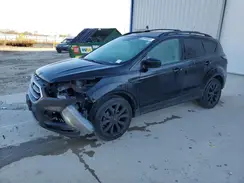 1FMCU0GD9JUC19748 2018 FORD ESCAPE