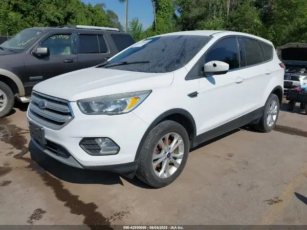 1FMCU0GD9JUC50417 2018 FORD ESCAPE - Image 2