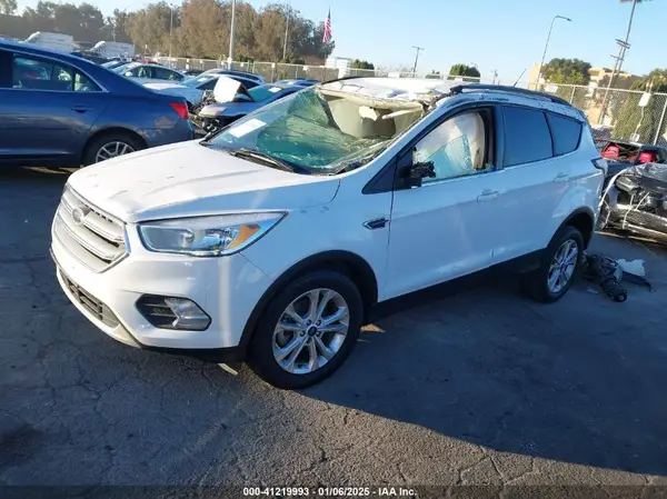 1FMCU0GD9JUC86804 2018 FORD ESCAPE - Image 2