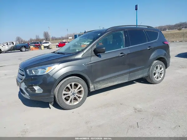 1FMCU0GD9JUD03388 2018 FORD ESCAPE - Image 2