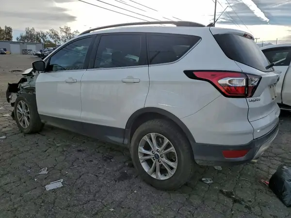 1FMCU0GD9JUD05402 2018 FORD ESCAPE - Image 2