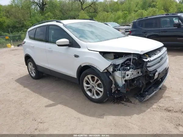 1FMCU0GD9JUD07263 2018 FORD ESCAPE - Image 1