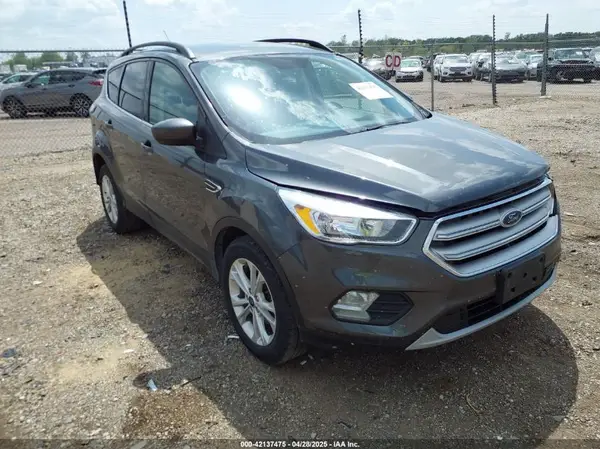 1FMCU0GD9JUD19235 2018 FORD ESCAPE - Image 1