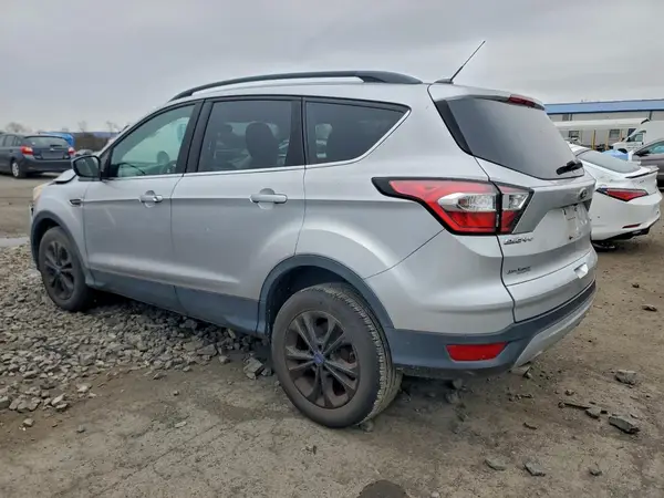 1FMCU0GD9JUD25522 2018 FORD ESCAPE - Image 2