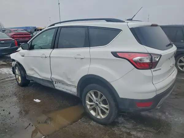 1FMCU0GD9JUD42949 2018 FORD ESCAPE - Image 2