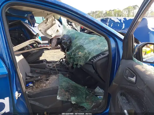 1FMCU0GD9JUD60979 2018 FORD ESCAPE - Image 1