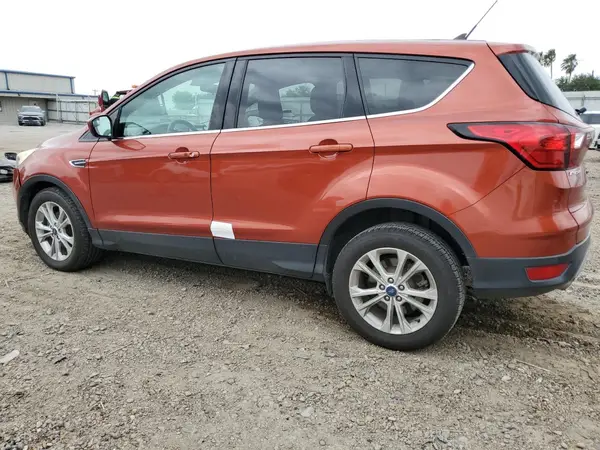 1FMCU0GD9KUA04825 2019 FORD ESCAPE - Image 2