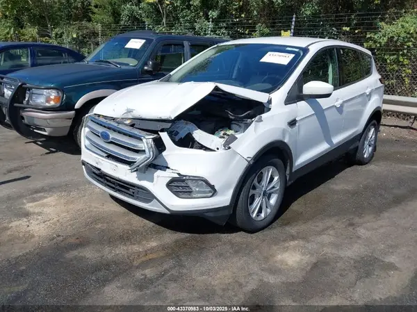 1FMCU0GD9KUA07059 2019 FORD ESCAPE - Image 2