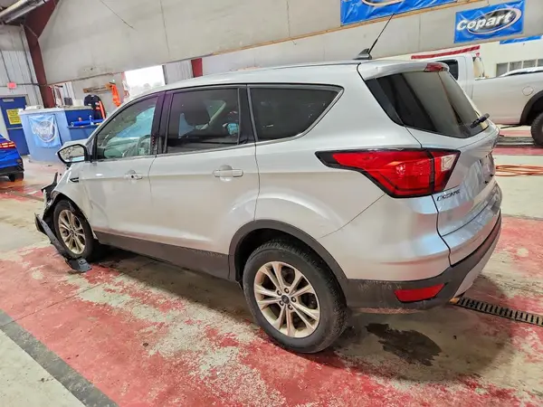 1FMCU0GD9KUA14254 2019 FORD ESCAPE - Image 2