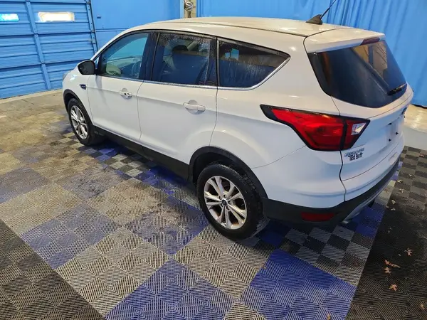 1FMCU0GD9KUA75359 2019 FORD ESCAPE - Image 2