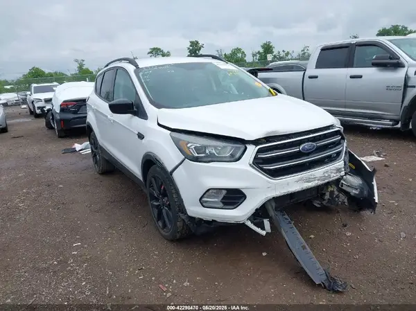 1FMCU0GD9KUB14208 2019 FORD ESCAPE - Image 1