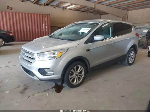 1FMCU0GD9KUB38797 2019 FORD ESCAPE - Image 2