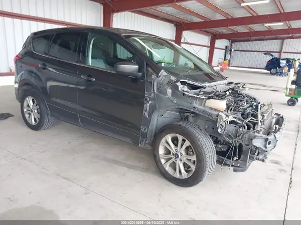 1FMCU0GD9KUB79835 2019 FORD ESCAPE - Image 1