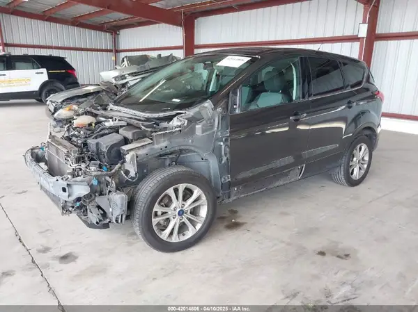 1FMCU0GD9KUB79835 2019 FORD ESCAPE - Image 2