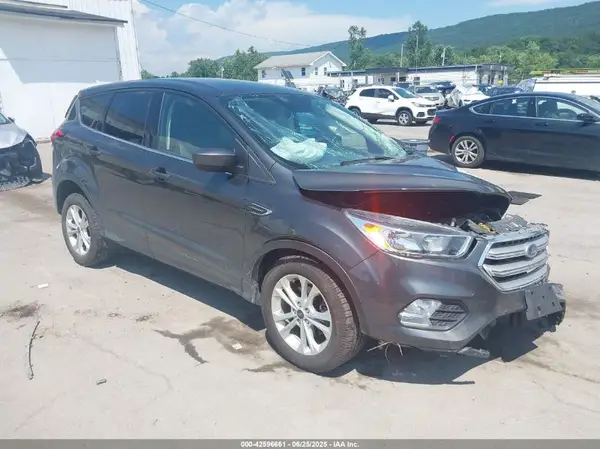 1FMCU0GD9KUB88485 2019 FORD ESCAPE - Image 1