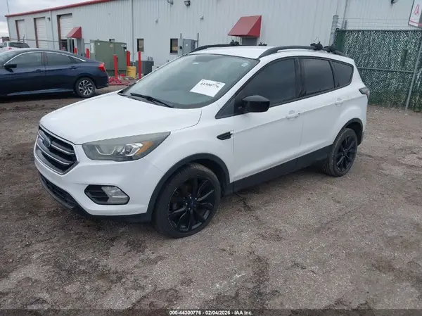 1FMCU0GDXHUA09525 2017 FORD ESCAPE - Image 2