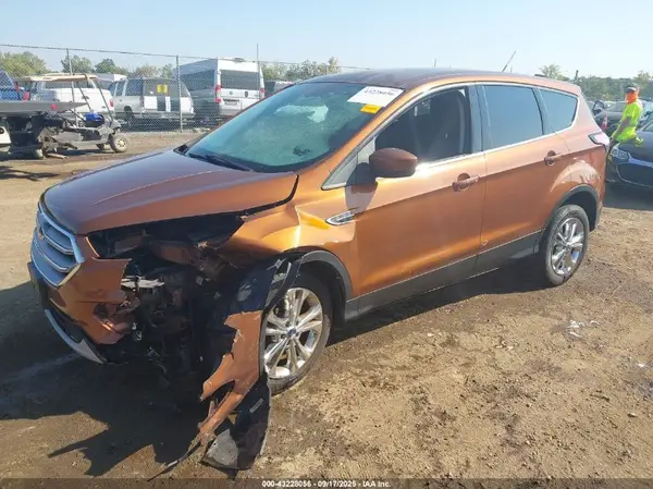 1FMCU0GDXHUA21318 2017 FORD ESCAPE - Image 2