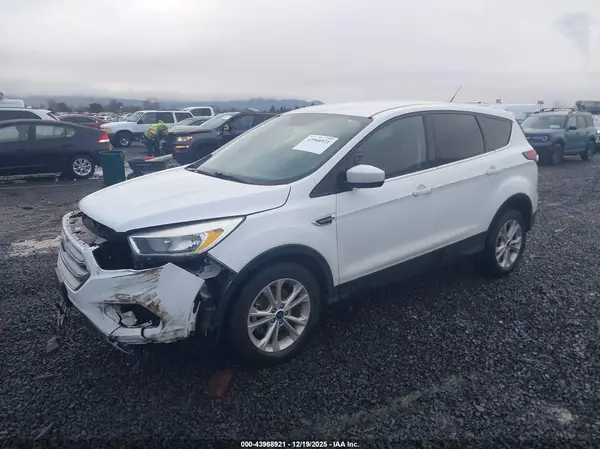 1FMCU0GDXHUA62791 2017 FORD ESCAPE - Image 2