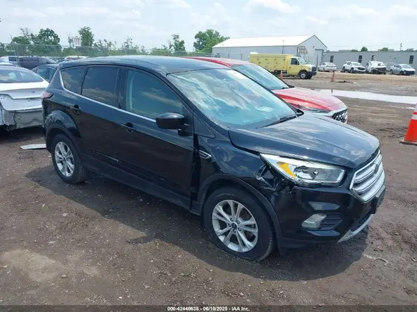 1FMCU0GDXHUC46418 2017 FORD ESCAPE - Image 1