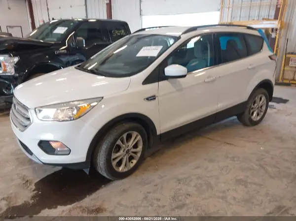 1FMCU0GDXJUA75692 2018 FORD ESCAPE - Image 2