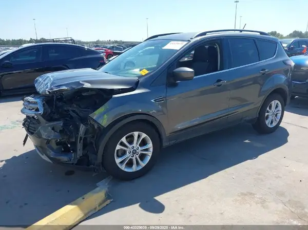 1FMCU0GDXJUA95568 2018 FORD ESCAPE - Image 2