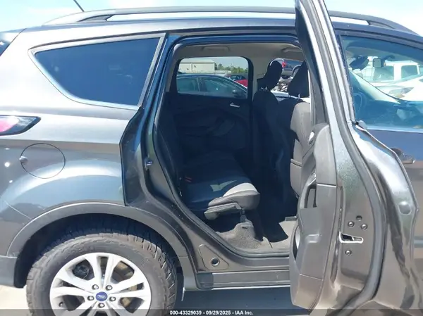 1FMCU0GDXJUA95568 2018 FORD ESCAPE - Image 8
