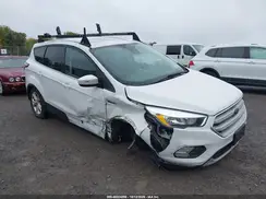1FMCU0GDXJUC50331 2018 FORD ESCAPE