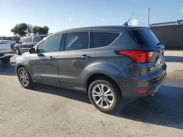 1FMCU0GDXKUA75063 2019 FORD ESCAPE - Image 2