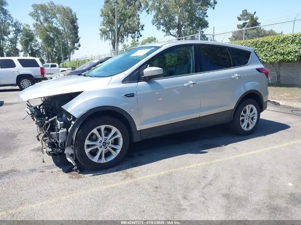 1FMCU0GDXKUB05100 2019 FORD ESCAPE - Image 2