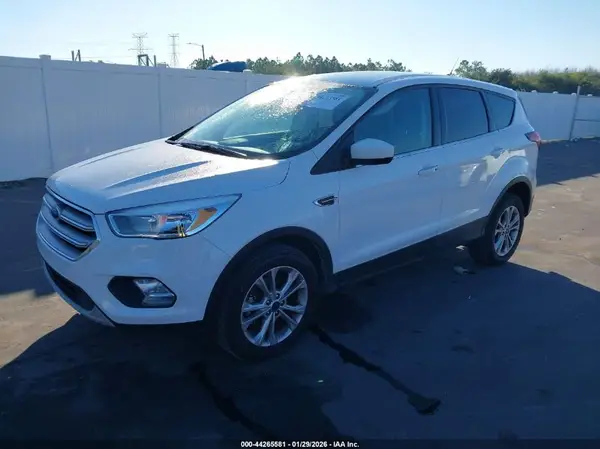 1FMCU0GDXKUB08935 2019 FORD ESCAPE - Image 2