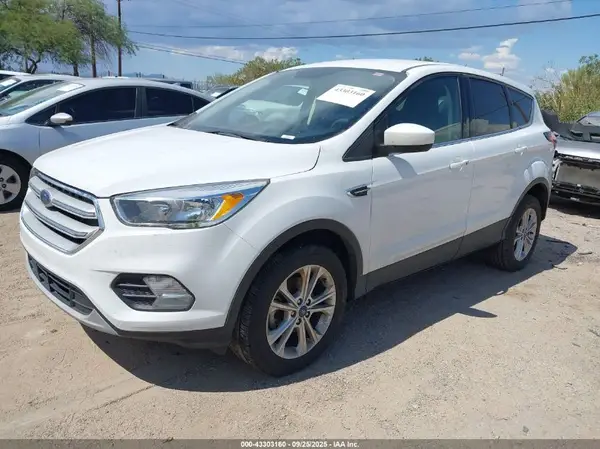 1FMCU0GDXKUB10555 2019 FORD ESCAPE - Image 2