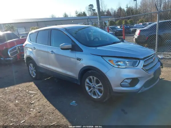 1FMCU0GDXKUB21815 2019 FORD ESCAPE - Image 1